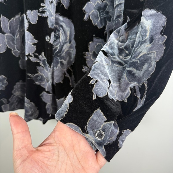 Newport News Velvet Shirt Women L Black Gray Floral Button Front Whimsigoth Dark - Picture 4 of 7
